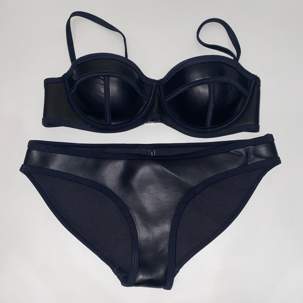 Black Triangl Bikini Swimsuit